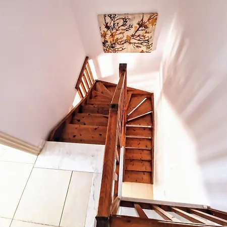 Townhouse In Gardens Gated Complex, 200mbps Wifi Apartment